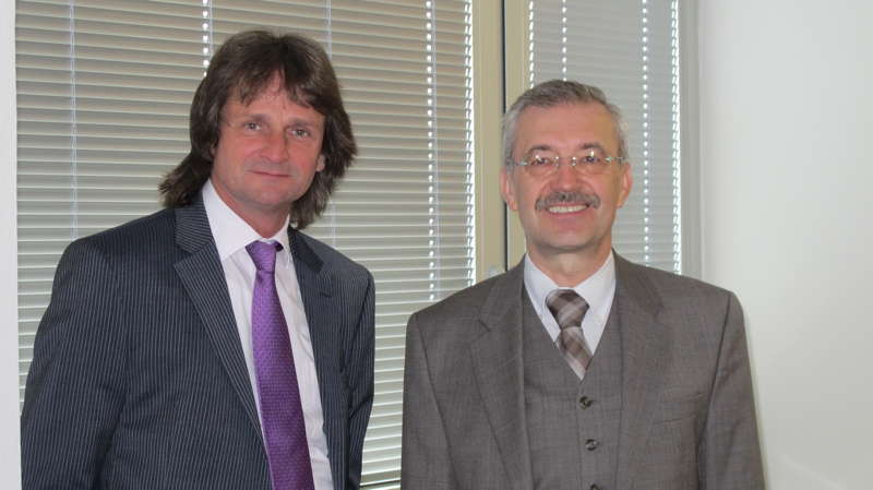 Doc. Ing. Miroslav ŠEVČÍK, CSc. (VŠE) a JUDr. Aleš Štalmach (POLYMEDIA Technologies)